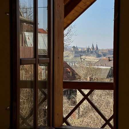 Tisnyi 7 Guest House Kam'janec'-Podil's'kyj Esterno foto